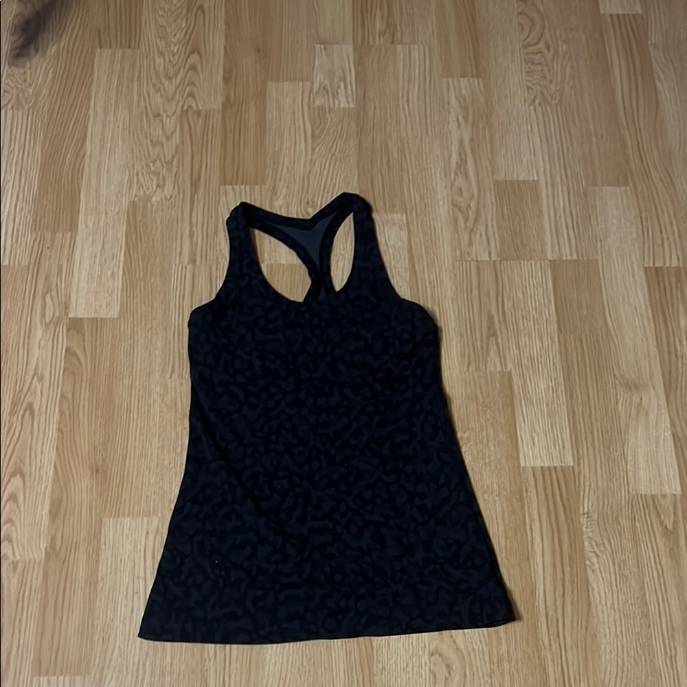 Lululemon tank top size 8
